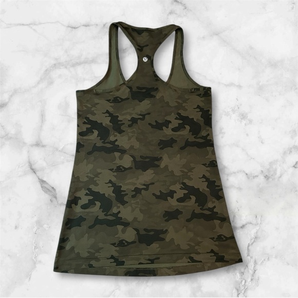 Lululemonon Athletica Swiftly Tech Racerback Camo tank sz 6, 009 - Picture 2 of 2